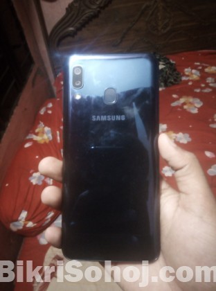 Samsung A20